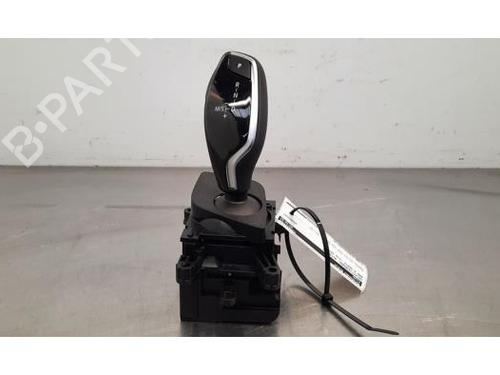 Used Gear lever BMW 5 Touring (G31) 530 e Plug-in-Hybrid (292 hp) 23622578