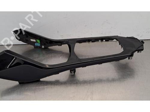 Used Middle console BMW 1 (F40) M 135 i xDrive (306 hp) 30530656