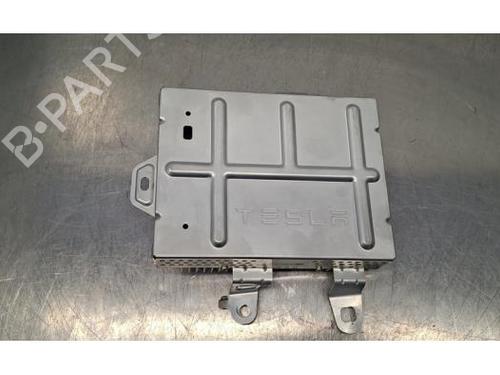 Used Electronic module TESLA MODEL Y (5YJY) Long Range All-wheel Drive (514 hp) 31633652