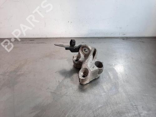 Used Engine mount Engine mount ALFA ROMEO GIULIA (952_) 2.2 D (952AGA250, 952AGM250, 952ASM2, 952ASA2) (136 hp) 33631729 33631729