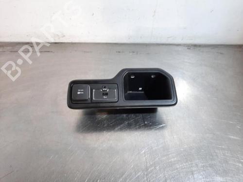 cupobject-holder-jeep-renegade-suv-bu-b1-bv-2014-34118074 main image