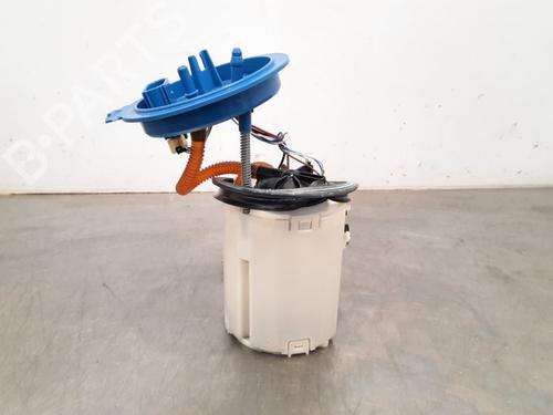 Used Fuel pump VW POLO VI (AW1, BZ1, AE1) 1.0 TSI (95 hp) 15236345
