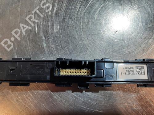 Switch RENAULT MEGANE IV Hatchback (B9A/M/N_) 1.3 TCe 140 (B9NB) | BP19689425I30 