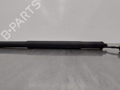 Used Tailgate lift support BMW X5 (G05, F95) xDrive 45 e Plug-in-Hybrid (320 hp) 19649331