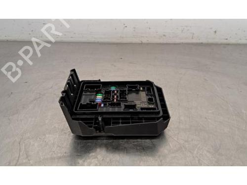 Używane Skrzynka bezpieczników RENAULT ARKANA I (LCM_, LDN_) 1.6 E-TECH 145 (LDMU) (143 hp) 29818023