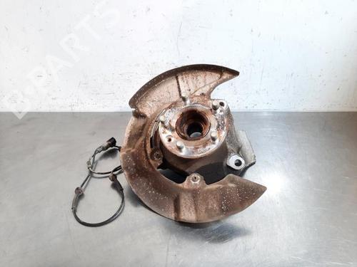 Used Right front steering knuckle LAND ROVER RANGE ROVER EVOQUE (L551) 2.0 D150 (150 hp) 23599861
