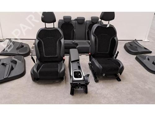 seats-set-renault-megane-iv-grandtour-k9amn_-2016-40240480 main image