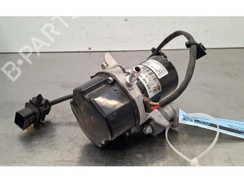 Used Vacuum pump MERCEDES-BENZ CLA Shooting Brake (X118) CLA 250 e (118.686) (218 hp) 32739682