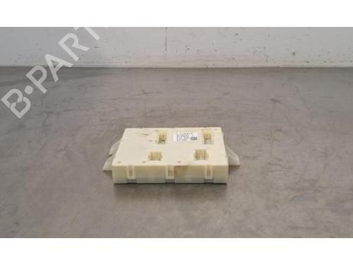 Used Fuse box MERCEDES-BENZ G-CLASS (W463) G 350 d (463.348) (245 hp) 30867255