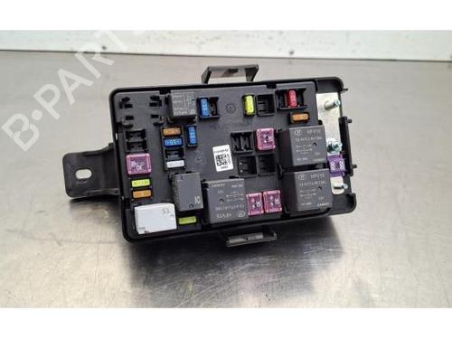 Used Fuse box Fuse box 36872873 36872873