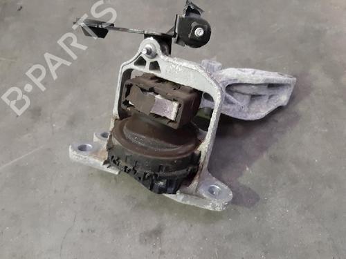 Used Engine mount OPEL VIVARO B Bus (X82) 1.6 CDTI (06) (95 hp) 10870186