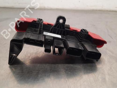 Used Fuse box RENAULT TRAFIC III Van (FG_) 2.0 dCi 130 (FGMY) (131 hp) 23626869