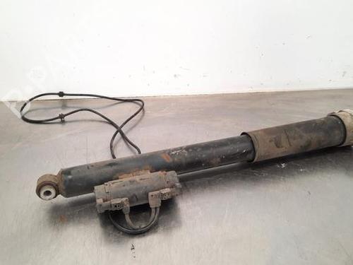 Used Left rear shock absorber MERCEDES-BENZ C-CLASS (W205) C 250 BlueTEC / d (205.008, 205.006) (204 hp) 23581438