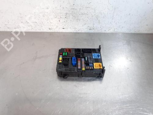 Used Fuse box OPEL CORSA F (P2JO) 1.2 (68) (75 hp) 30195128