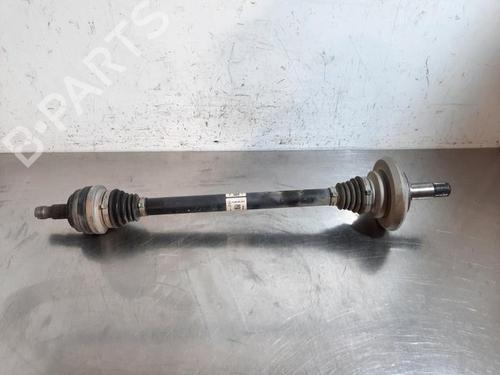 Drivaksel bagtil venstre MERCEDES-BENZ C-CLASS (W205) C 160 (205.044) (129 hp) 27992497