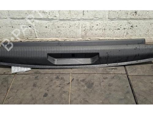 Used Step PEUGEOT 308 SW III (FC_, FJ_, FR_, F4_, FN_) PureTech 130 (FRHNSL, FRHNST) (131 hp) 32664683