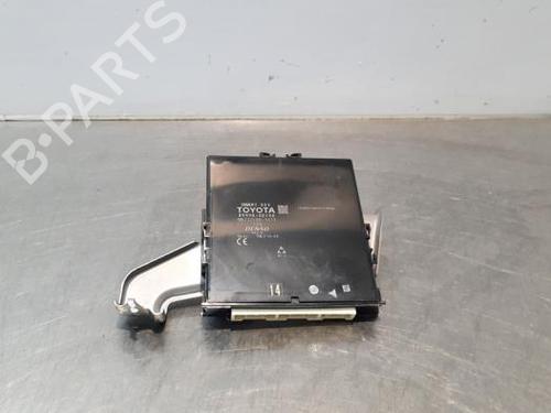 Used Electronic module TOYOTA YARIS (_P13_) 1.5 Hybrid (NHP130_, NHP130) (101 hp) 18236835