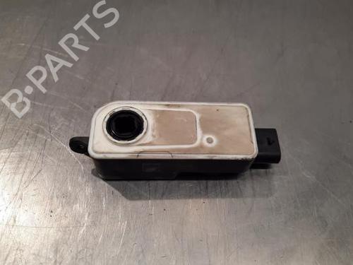 Brandstofklep actuator TESLA MODEL S (5YJS) EV AWD (670 hp) 23595128