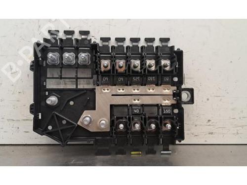 Used Fuse box Fuse box 39234869 39234869