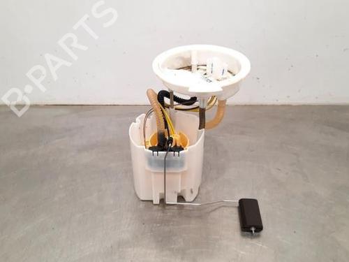 Used Fuel pump BMW X1 (F48) xDrive 20 d (190 hp) 23582666