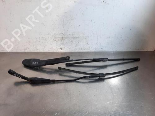 Used Front windshield wiper arm MERCEDES-BENZ GLC Coupe (C253) 250 d 4-matic (253.309) (204 hp) 23623925