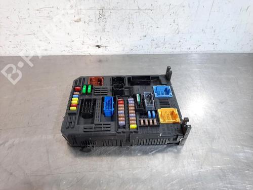 Used Fuse box PEUGEOT 308 II (LB_, LP_, LW_, LH_, L3_) 1.5 BlueHDi 130 (131 hp) 23620235