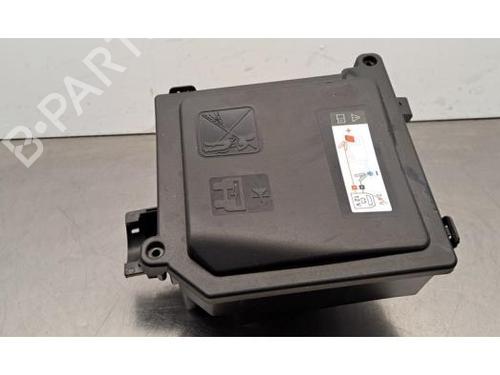 Used Fuse box PEUGEOT 3008 III (KA_, KB_, KC_) Hybrid 136 (KAHPYE) (136 hp) 30582709