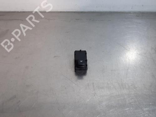 switch-mg-mg-zs-suv-azs1-2017-32376428 main image