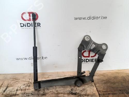 Used Hood lift support LAND ROVER RANGE ROVER IV (L405) 4.4 SDV8 4x4 (340 hp) 15017430