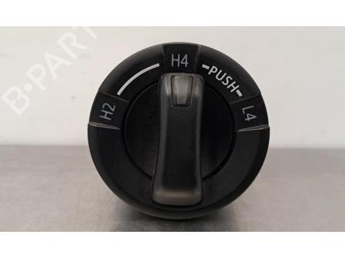 Used Switch TOYOTA HILUX VIII Pickup (_N1_) 2.8 TD 4WD (GUN126) (204 hp) 29389137