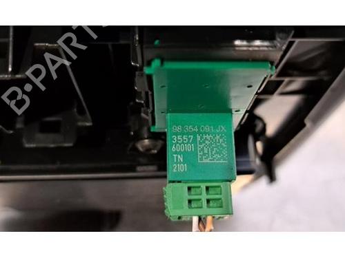 Interior roof light PEUGEOT 308 III (FB_, FH_, FP_, F3_, FM_) PureTech 130 (FPHNSL, FPHNST) | BP23638725I8