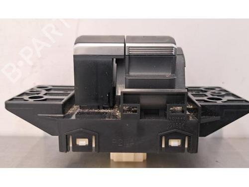 Switch TOYOTA COROLLA Estate (_E21_) 1.8 Hybrid (ZWE211W) | BP26589900I30 