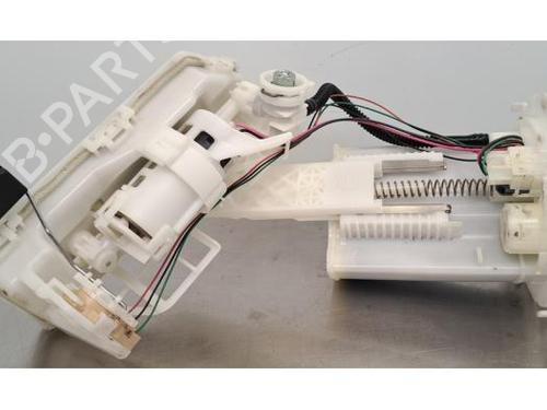 Used Fuel pump TOYOTA COROLLA Estate (_E21_) 1.8 Hybrid (ZWE211) (122 hp) 28089432