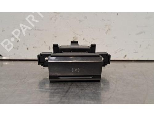 switch-citroen-c4-picasso-ii-2013-36909301 main image