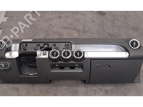 dashboard-mercedes-benz-glb-x247-2019-39153685 main image