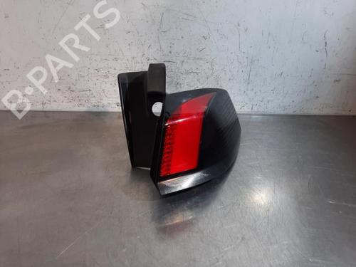 Used Right taillight PEUGEOT 5008 II (MC_, MJ_, MR_, M4_) 1.6 BlueHDi 115 (MCBHXH, MCBHXW) (116 hp) 31076509