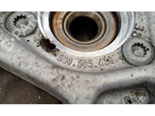 Right rear steering knuckle AUDI A3 Limousine (8VS, 8VM) S3 quattro | BP27351680M28 