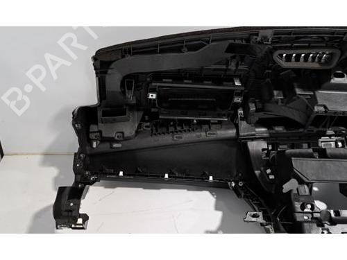 Dashboard PEUGEOT 308 III (FB_, FH_, FP_, F3_, FM_) Hybrid 136 (FPHPYC) | BP31273058C46 