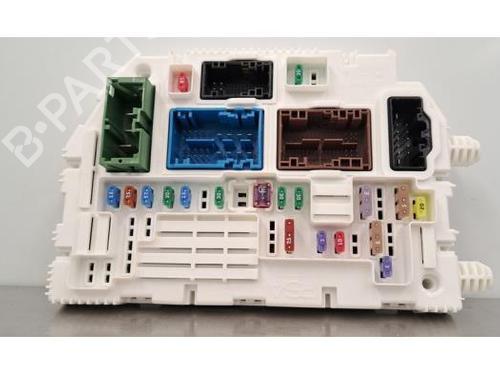 Used Fuse box PEUGEOT 308 III (FB_, FH_, FP_, F3_, FM_) PureTech 130 (FPHNSL, FPHNST) (131 hp) 25610677