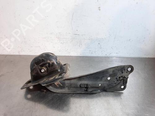 Used Right rear suspension arm AUDI A3 Sportback (8VA, 8VF) 2.0 TDI (150 hp) 23587910
