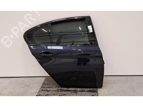 right-rear-door-bmw-5-g30-f90-520-d-mild-hybrid-xdrive-41007408964-2016-19576562 main image