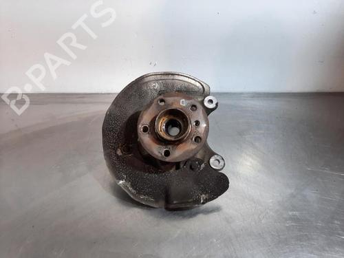 Used Right front steering knuckle BMW 1 (F40) 118 i (136 hp) 32158796
