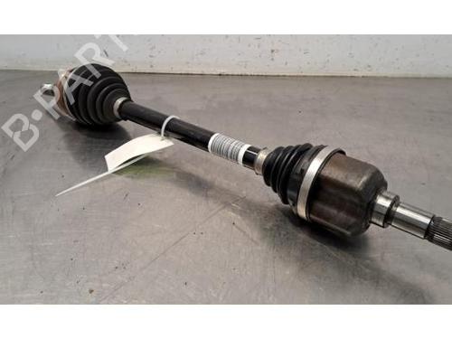 Used Left front driveshaft PEUGEOT 308 III (FB_, FH_, FP_, F3_, FM_) e-308 (FMZKWZ) (156 hp) 30057104