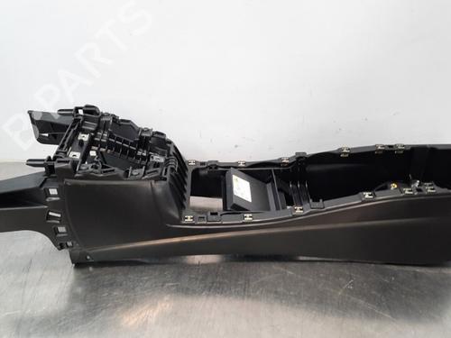 Used Middle console OPEL CORSA F (P2JO) 1.2 (68) (131 hp) 17564132