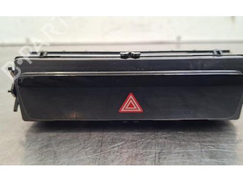 Used Warning switch Warning switch AUDI Q4 E-TRON SUV (F4B) 35 (170 hp) 35778072 35778072
