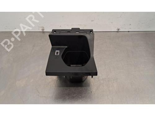 Suporte copos/Objectos PEUGEOT 308 SW III (FC_, FJ_, FR_, F4_, FN_) PureTech 130 (FRHNSL, FRHNST) (131 hp) 32664748