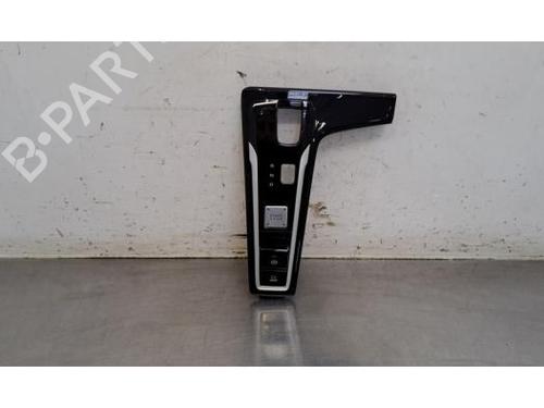 middle-console-mg-mg-zs-suv-azs1-2017-36382502 main image