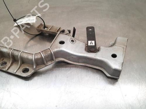 Used Front bumper reinforcement JAGUAR XE (X760) 2.0 D (180 hp) 21674351
