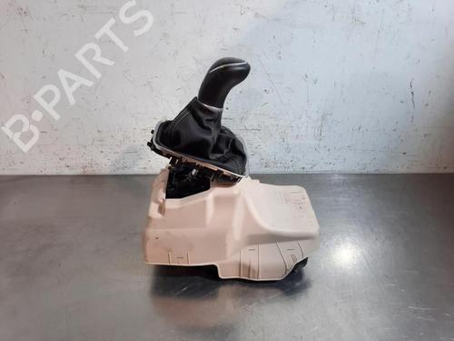 Used Gear lever OPEL CORSA F (P2JO) 1.2 (68) (75 hp) 24441566