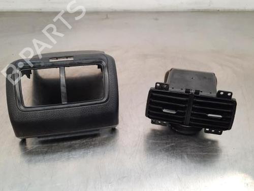 Used Air vent VW GOLF VII (5G1, BQ1, BE1, BE2) 2.0 GTD (184 hp) 23622676